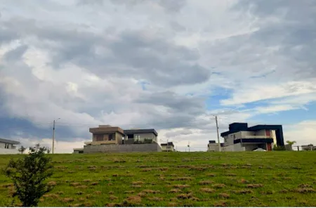 Terreno no Parqville Quaresmeira
