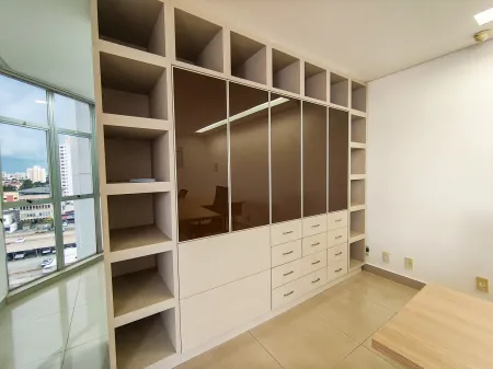 Sala no Edifício Olympus Plaza