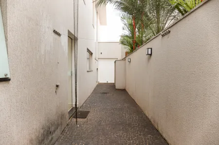 Sobrado no Jardins Valência