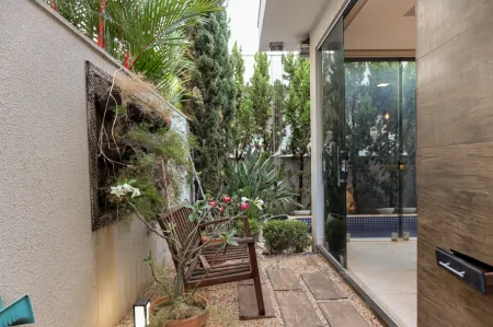 Sobrado no Jardins Valência