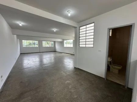 Prédio Comercial no Setor dos Funcionários