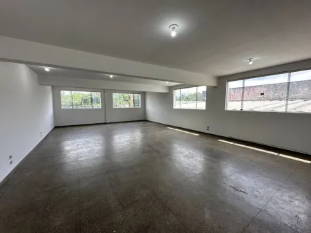 Prédio Comercial no Setor dos Funcionários