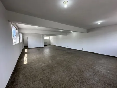 Prédio Comercial no Setor dos Funcionários
