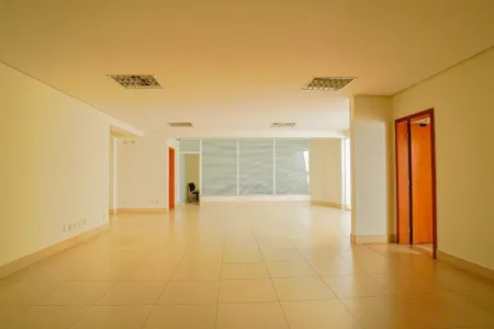 Prédio no Setor Marista