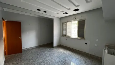 Prédio Comercial no Setor Aeroporto