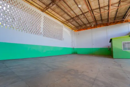 Prédio Comercial no Jardim Transbrasiliano