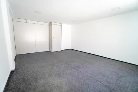 Sala Comercial Via T-2
