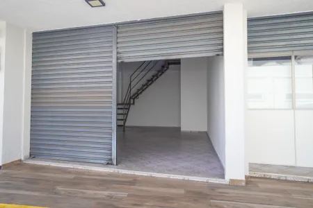 Sala Comercial Via T-2