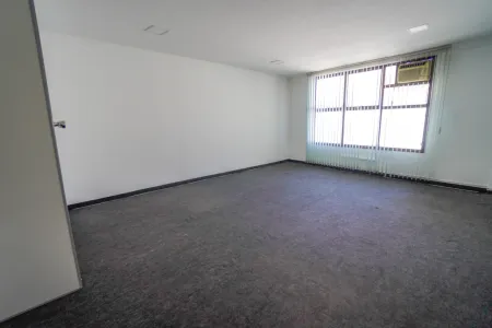 Sala Comercial Via T-2