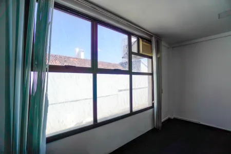 Sala Comercial Via T-2