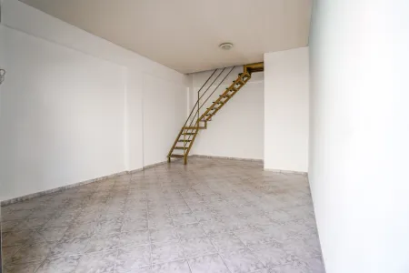 Sala Comercial Via T-2