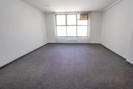 Sala Comercial Via T-2