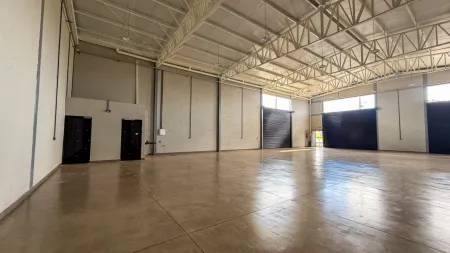 Galpão Comercial  no Residencial Barravento