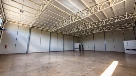 Galpão Comercial  no Residencial Barravento