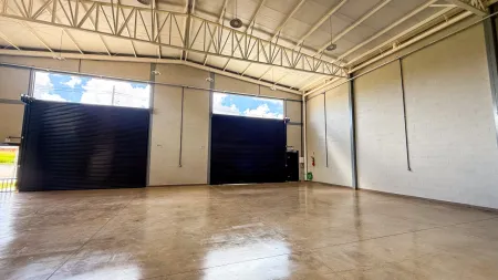 Galpão Comercial  no Residencial Barravento