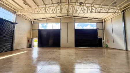 Galpão Comercial  no Residencial Barravento