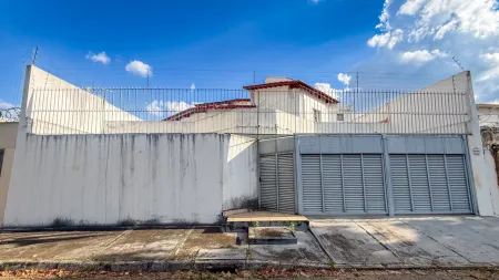Sobrado Comercial no Setor Sul