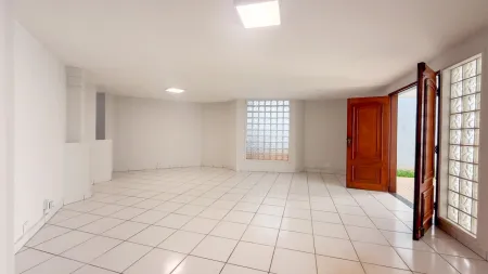 Sobrado Comercial no Setor Sul