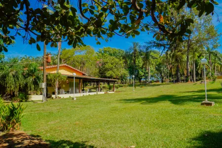 Chácara no Loteamento Clube dos 200