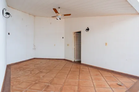 Sobrado Comercial no Setor Marista