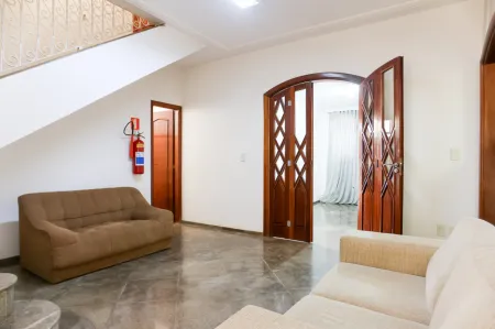 Sobrado Comercial no Setor Marista