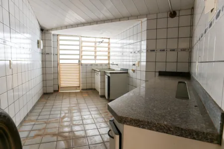 Sobrado Comercial no Setor Marista