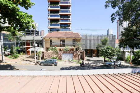 Sobrado Comercial no Setor Marista