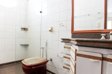 Sobrado Comercial no Setor Marista