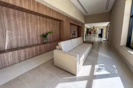 Flow Residence