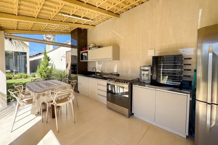 Casa na Vila Rezende