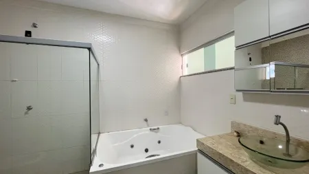 Sobrado no Jardim Atlântico