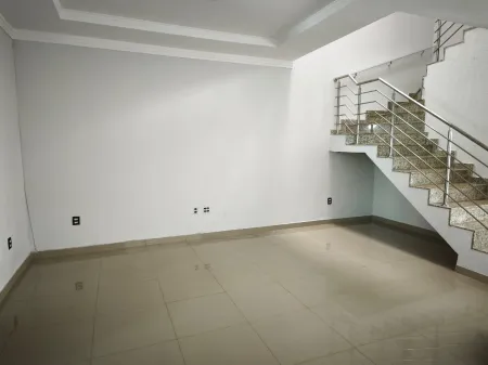 Sobrado no Jardim Atlântico