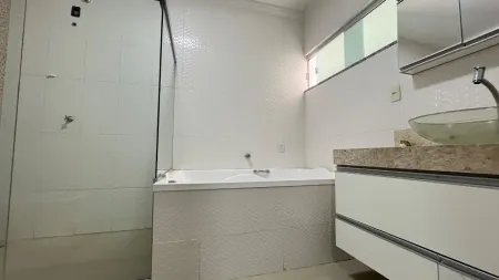 Sobrado no Jardim Atlântico