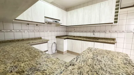 Sobrado no Residencial Village Isabela