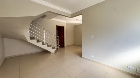 Sobrado no Residencial Village Isabela