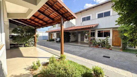 Sobrado no Residencial Village Isabela