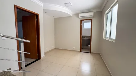 Sobrado no Residencial Village Isabela