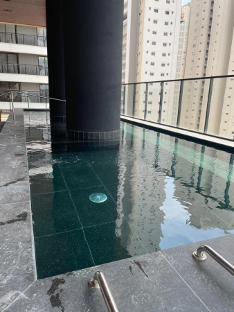 Compacto de luxo