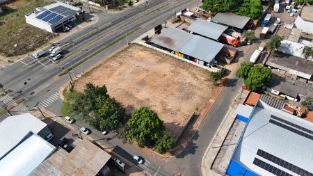 Área Comercial Cândida de Morais