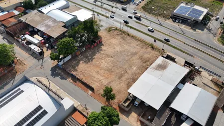 Área Comercial Cândida de Morais