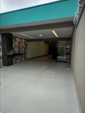 Casa no Balneário Meia Ponte